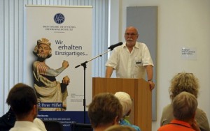 Ortskurator Manfred Nothnagel bei Ausstellungseröffnung "Seht, welch kostbares Erbe!" 21.6.2017© DSD