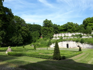Le parc avec sa terrasse©B.de Cosnac